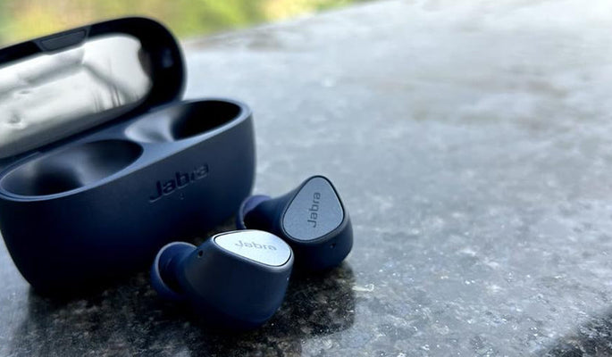 Topp 5 grunner til å velge Jabra Elite 4 Earbuds i 2025