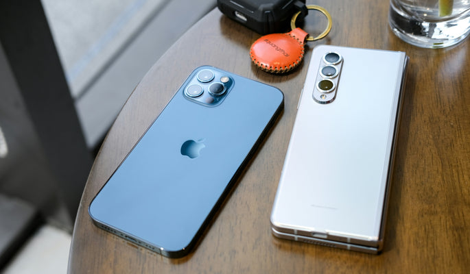 iPhone vs Samsung: hvilken brukt mobil bør du velge i 2026?